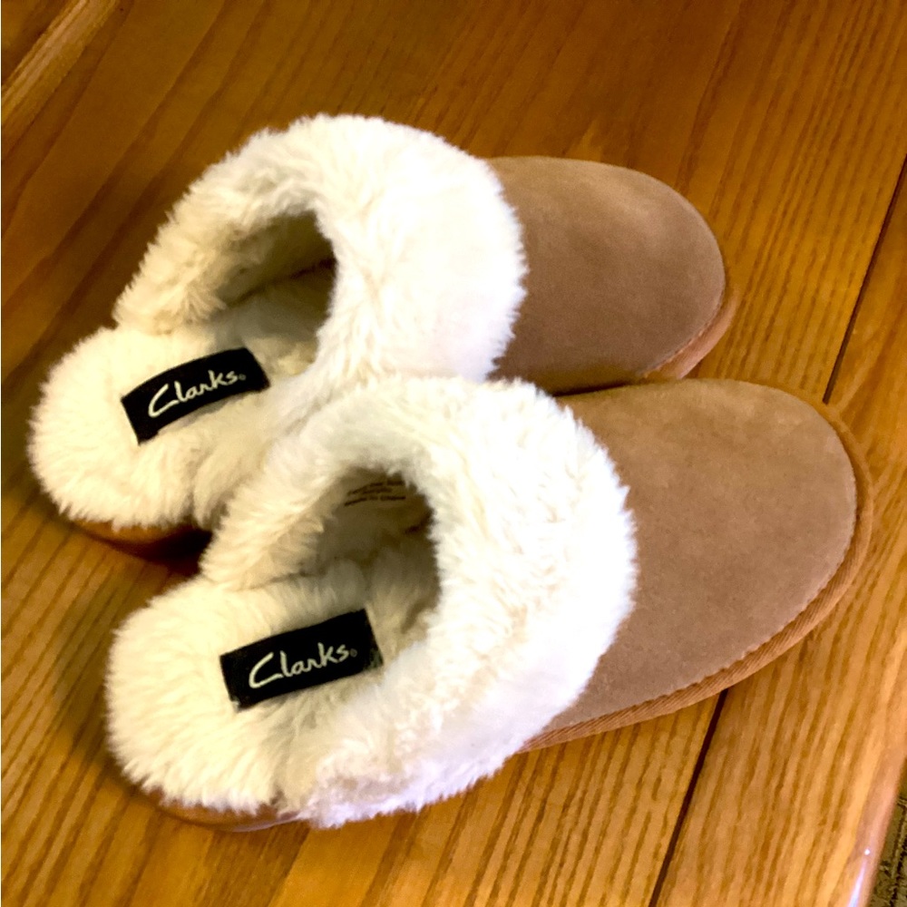 Like new!  Clarks size 8
